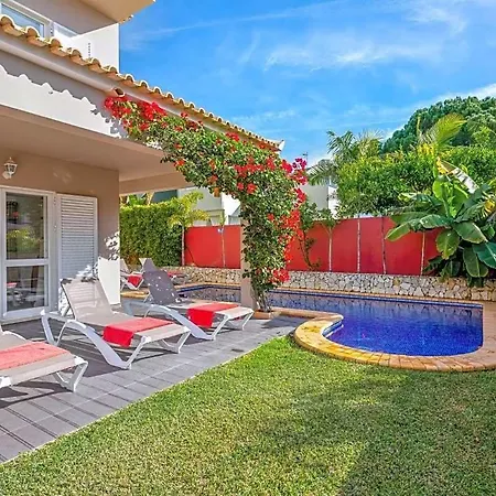 别墅 Sleeps 6 With Pool And Air Con 维拉摩拉