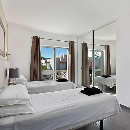别墅 Sleeps 6 With Pool And Air Con
